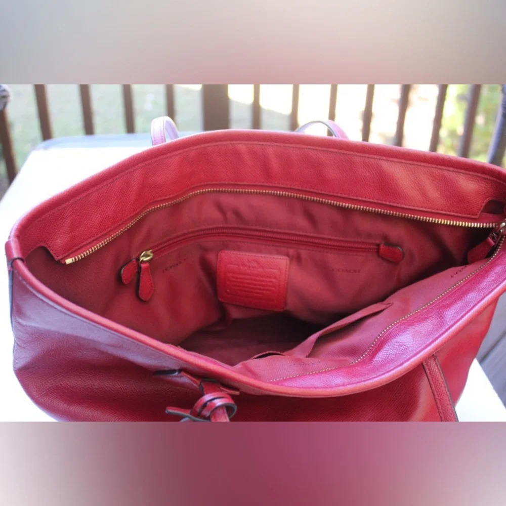 Coach Taxi Zip tote bag - Picture 4 of 16